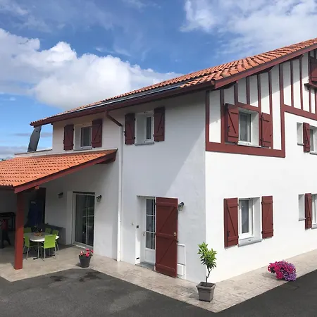 Appartement Ursuya 3 Etoiles De Plain-pied Idealement Situe Hasparren
